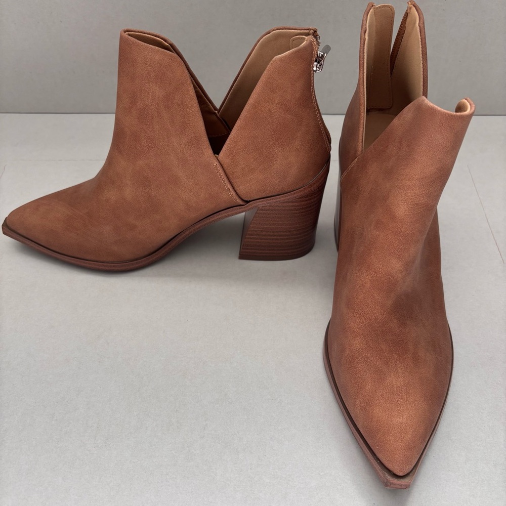 Women’s Western Brown Ankle Boots with Block Heel - Size 9